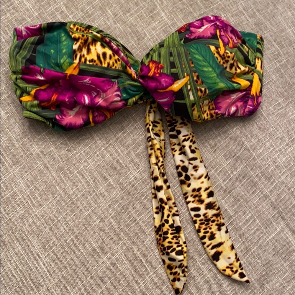 NEW Victoria’s Secret Bandeau Bikini Top